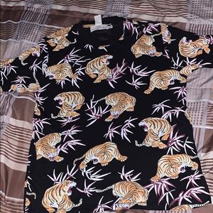 H&M tiger shirt
